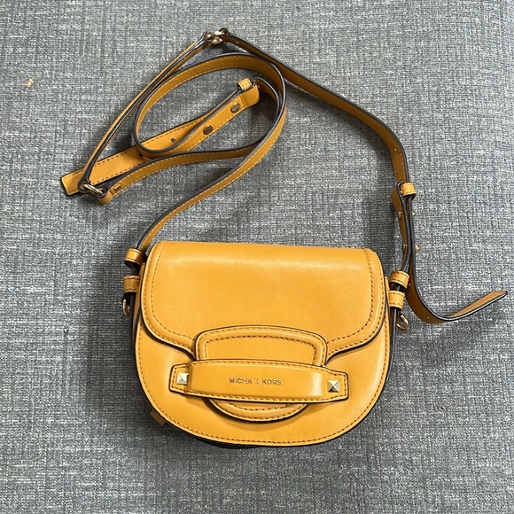 MICHAEL MICHAEL KORS Leather Saddle Crossbody - Picture 7 of 11